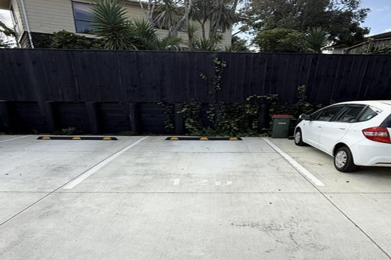 Photo of property in 12d Woodhouse Place, West Harbour, Auckland, 0618