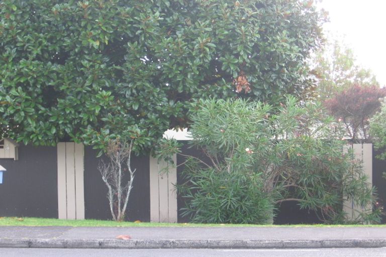 Photo of property in 2/68 Mcleod Road, Te Atatu South, Auckland, 0610