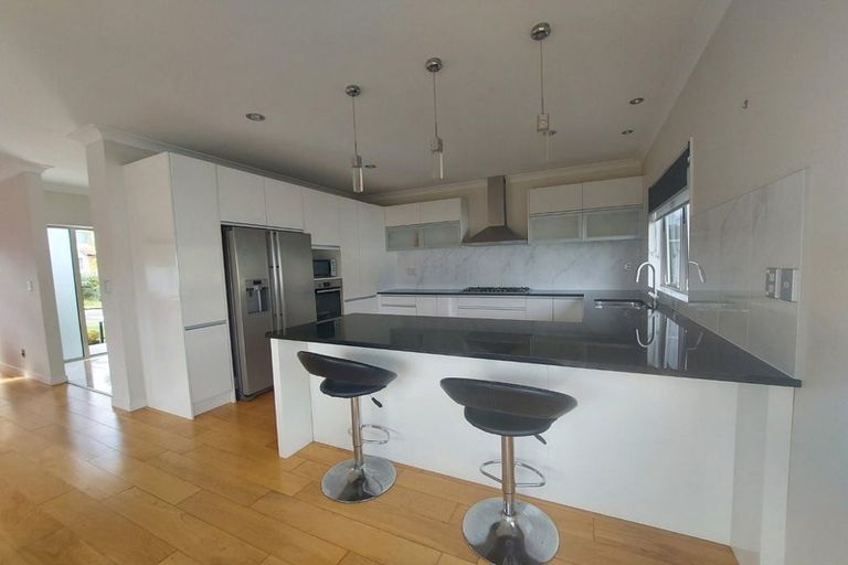 Photo of property in 21 Hornbill Drive, Fairview Heights, Auckland, 0632