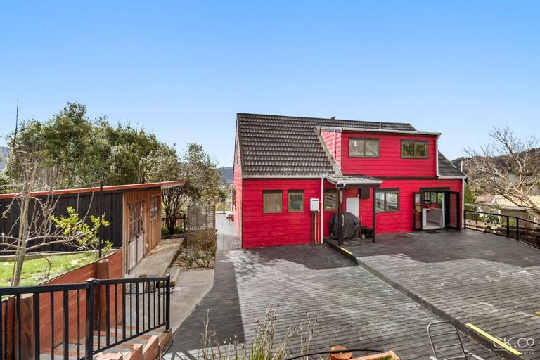 Photo of property in 12 Roman Close, Silverstream, Upper Hutt, 5019