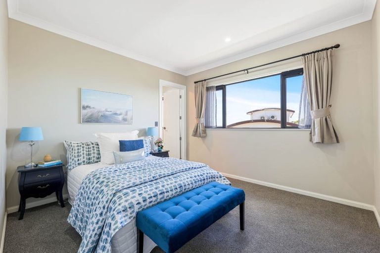 Photo of property in 41 Compass Way, Half Moon Bay, Auckland, 2012