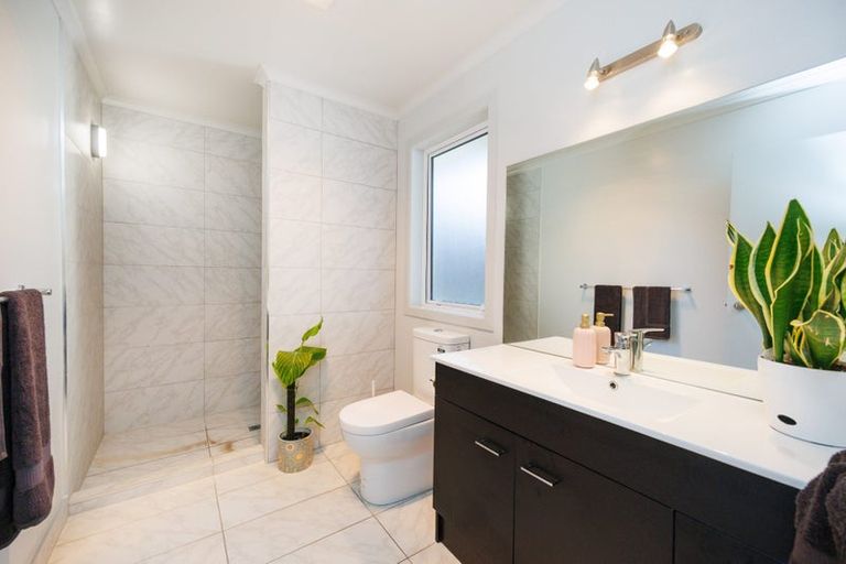 Photo of property in 18b Galea Grove, Kelvin Grove, Palmerston North, 4414