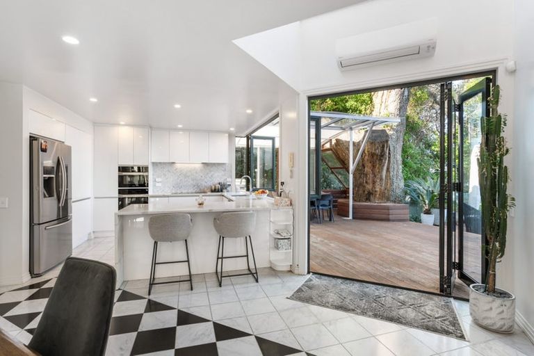 Photo of property in 3/76 Shakespeare Road, Milford, Auckland, 0620