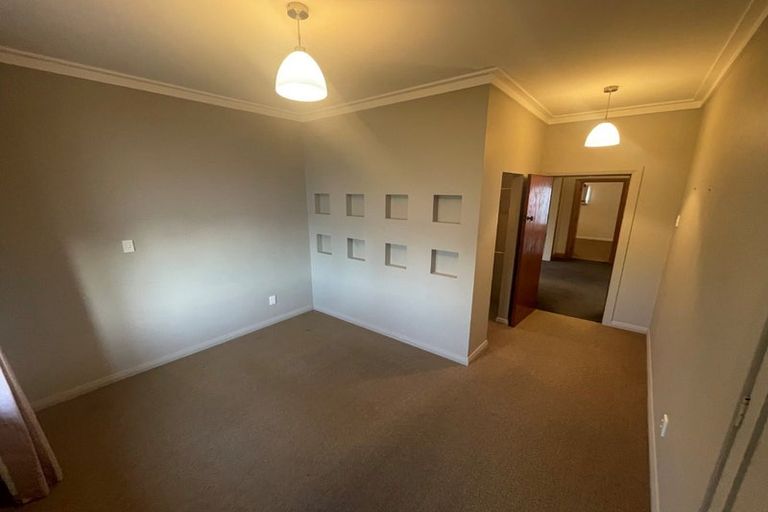 Photo of property in 40 Waiwaka Terrace, Strandon, New Plymouth, 4312