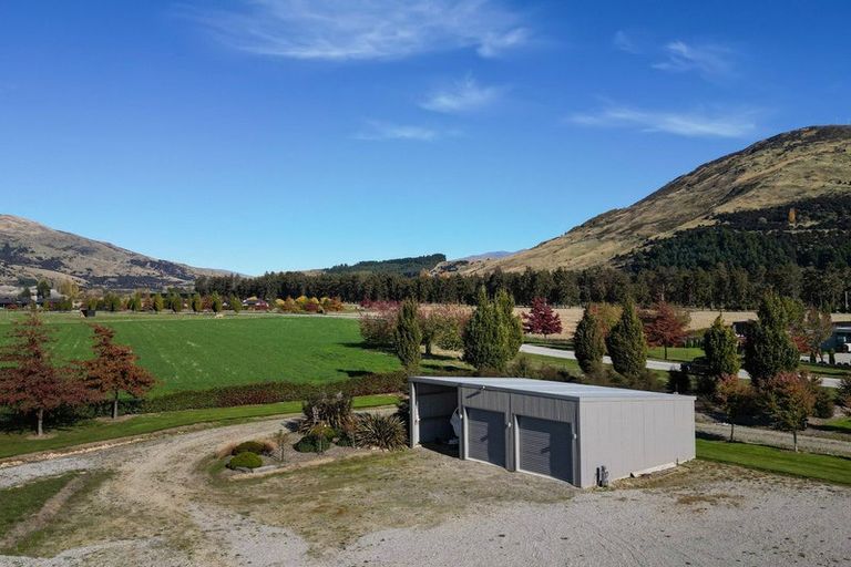 Photo of property in 14 Little Orchard Way, Wanaka, 9382