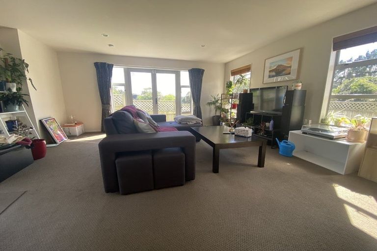 Photo of property in 38b Ruskin Road, Newlands, Wellington, 6037