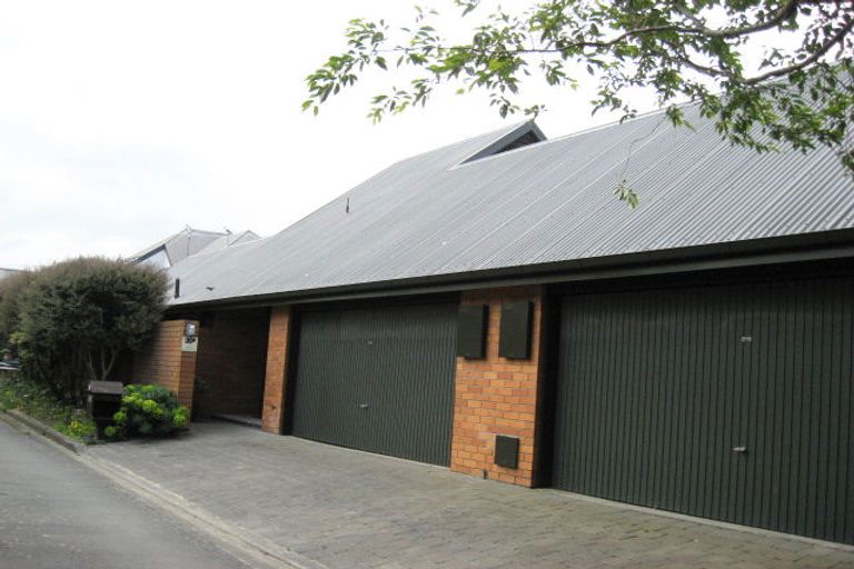 Photo of property in 35 Glenburn Place, Avonhead, Christchurch, 8042