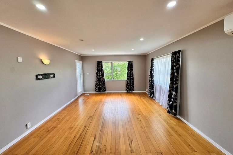 Photo of property in 1/149 View Road, Sunnyvale, Auckland, 0612