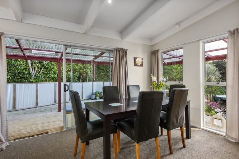 Photo of property in 70 Wyndham Road, Pinehaven, Upper Hutt, 5019