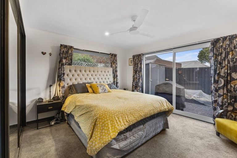 Photo of property in 23 Althorp Place, Avonhead, Christchurch, 8042