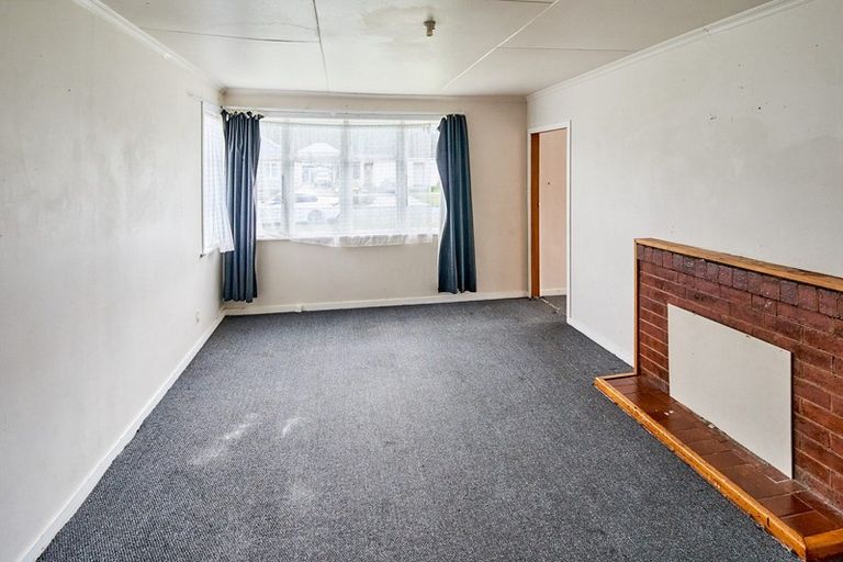 Photo of property in 24 Pearce Crescent, Taita, Lower Hutt, 5011
