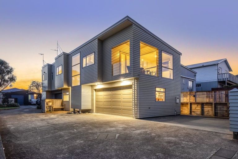 Photo of property in 5a Motuhara Road, Plimmerton, Porirua, 5026