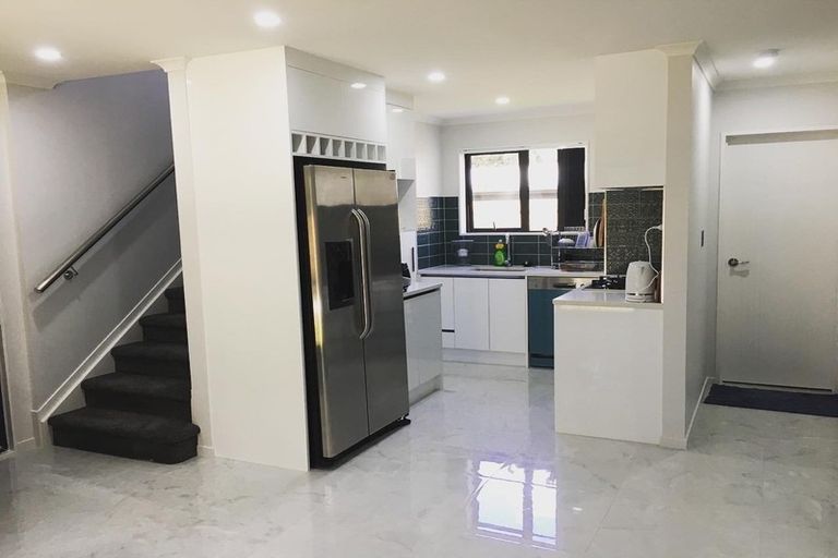 Photo of property in 425d Great South Road, Opaheke, 2113