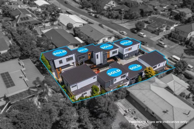Photo of property in 1/12 Manuwai Road, Torbay, Auckland, 0630