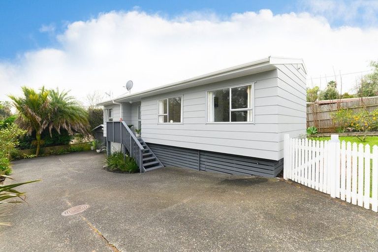 Photo of property in 23 Tawa Road, Te Atatu Peninsula, Auckland, 0610