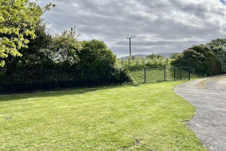 Photo of property in 806 Outram-mosgiel Road, Riverside, Outram, 9073