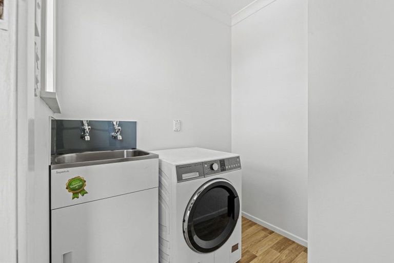 Photo of property in 19 Omori Place, Castlecliff, Whanganui, 4501