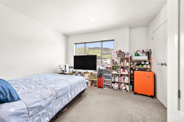 Photo of property in 1115b High Street, Taita, Lower Hutt, 5011