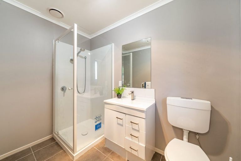 Photo of property in 6 Mcewen Crescent, Riverstone Terraces, Upper Hutt, 5018