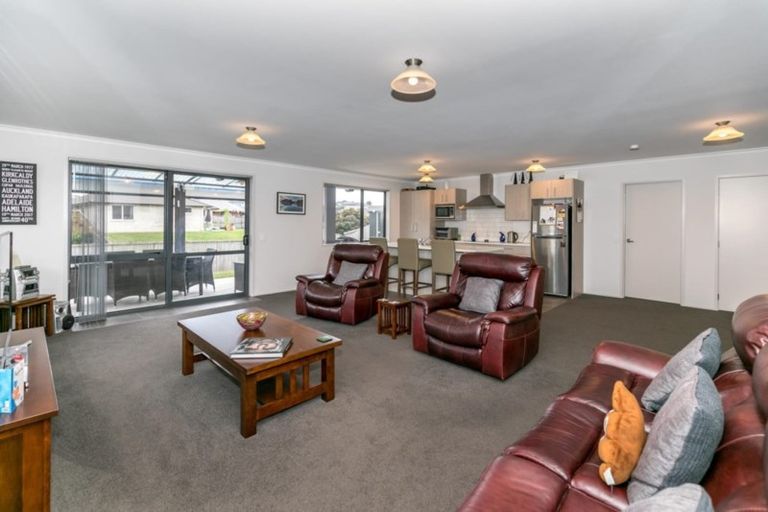 Photo of property in 25 Max Landing, Grandview Heights, Hamilton, 3200