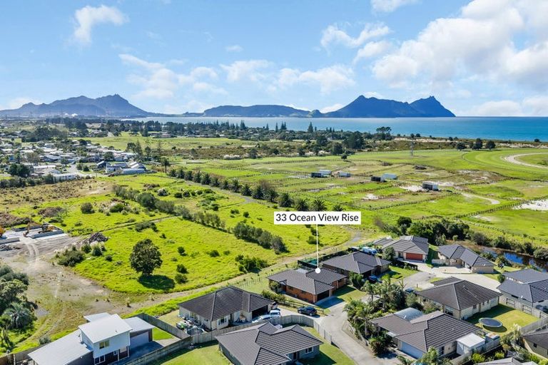 Photo of property in 33 Ocean View Rise, Ruakaka, 0116