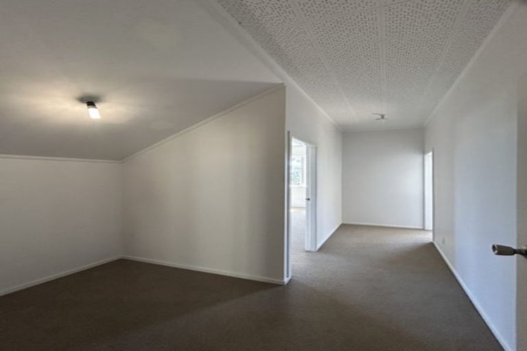 Photo of property in 2 Foyle Street, Island Bay, Wellington, 6023