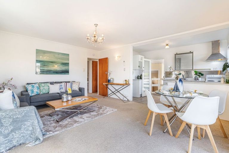 Photo of property in 1/137 Centreway Road, Orewa, 0931