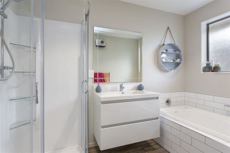 Photo of property in 215 Highsted Road, Casebrook, Christchurch, 8051