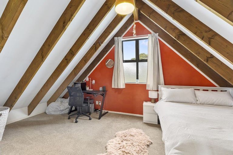 Photo of property in 49u3 Ranui Terrace, Tawa, Wellington, 5028