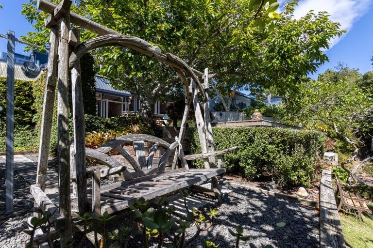 Photo of property in 6 Learmonth Avenue, Birkenhead, Auckland, 0626