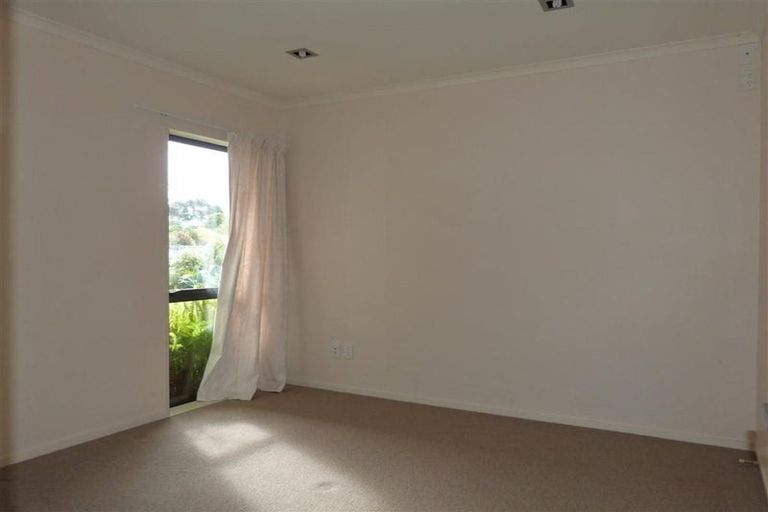 Photo of property in 75 Barbados Way, One Tree Point, 0118