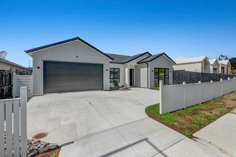 Photo of property in 12 Kanono Way, Helensville, 0800