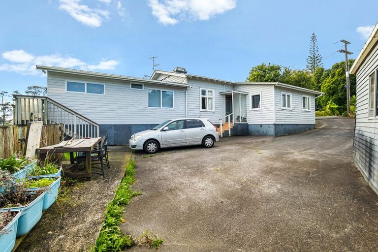 Photo of property in 458 Don Buck Road, Massey, Auckland, 0614