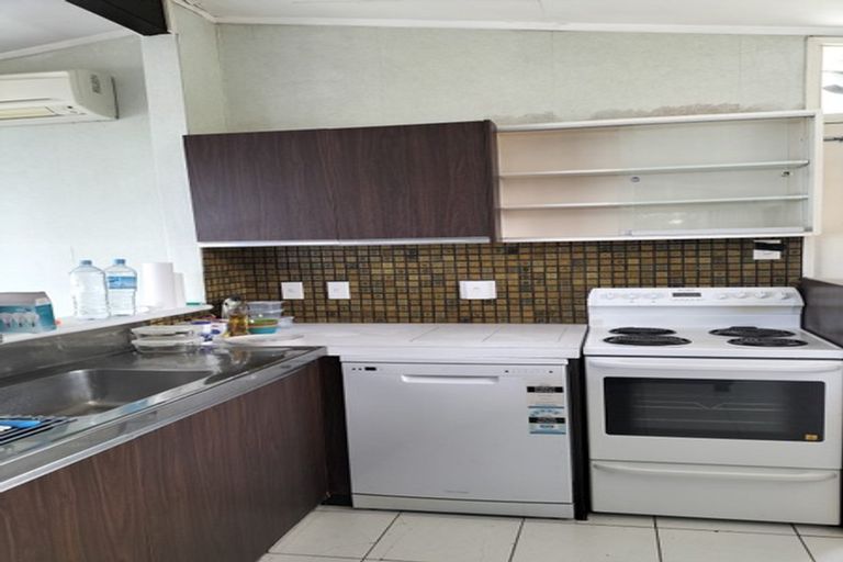 Photo of property in 21 Saint Albans Avenue, Hokowhitu, Palmerston North, 4410
