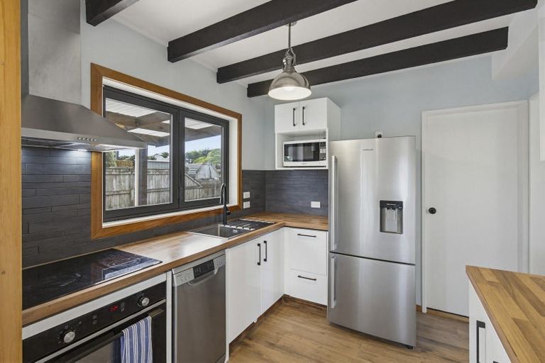 Photo of property in 10 Arataki Grove, Waitarere Beach, Levin, 5510
