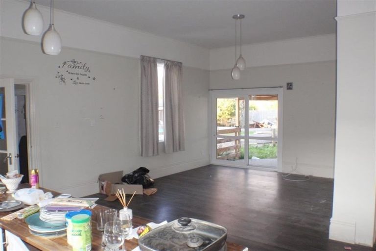 Photo of property in 9 High Street, Hawarden, 7385