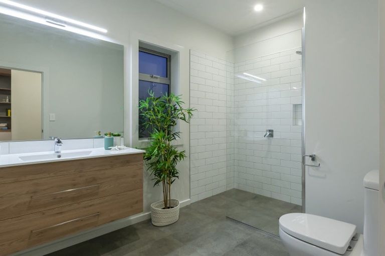 Photo of property in 68 Marine Parade, Paraparaumu Beach, Paraparaumu, 5032