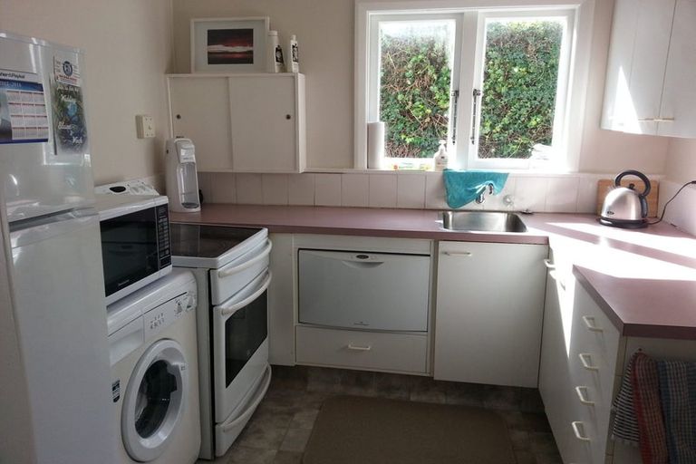 Photo of property in 87 Muritai Road, Eastbourne, Lower Hutt, 5013