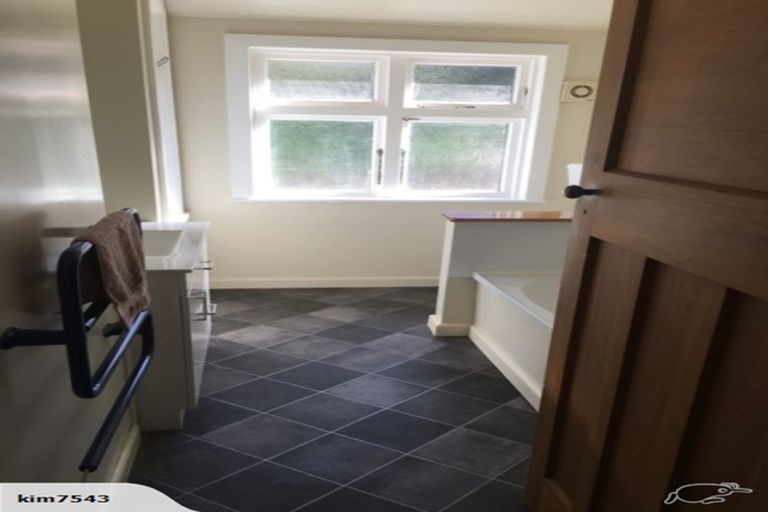 Photo of property in 4 Hathaway Avenue, Karori, Wellington, 6012