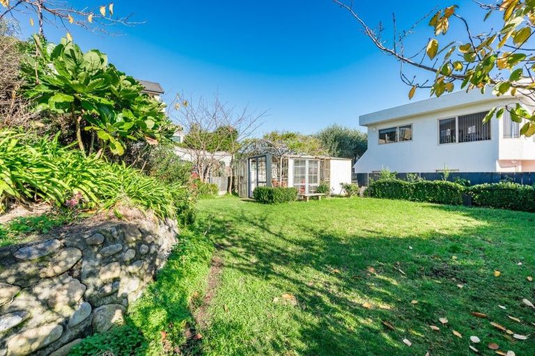Photo of property in 118 Seaview Road, Paraparaumu Beach, Paraparaumu, 5032