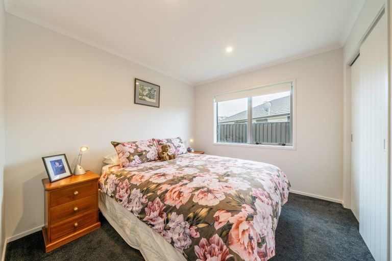 Photo of property in 14 Passchendaele Grove, Trentham, Upper Hutt, 5018