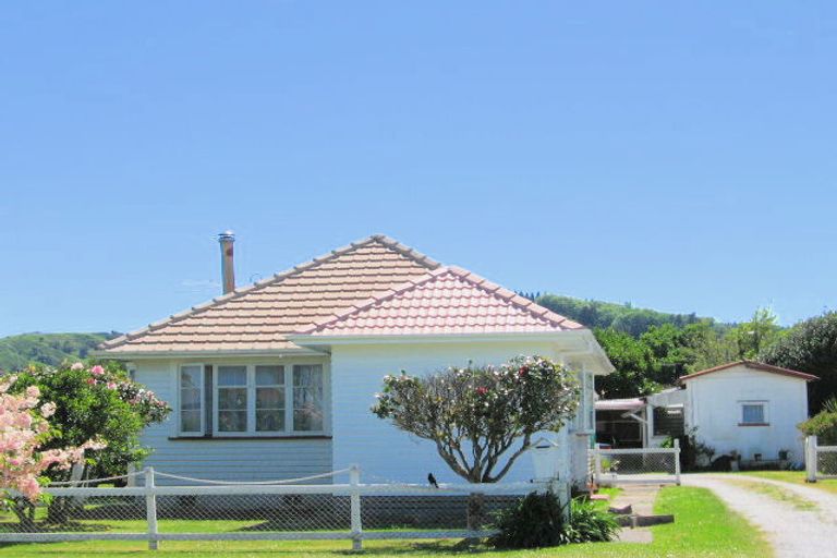 Photo of property in 11 Leon Street, Riverdale, Gisborne, 4010