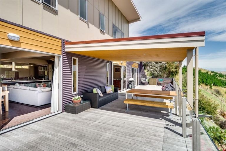 Photo of property in 104 Tironui Drive, Taradale, Napier, 4112