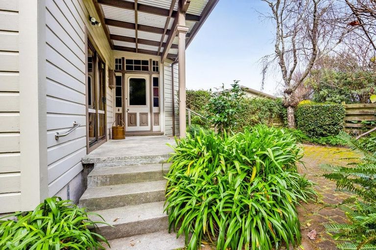 Photo of property in 165 South Road, Hawera, 4610