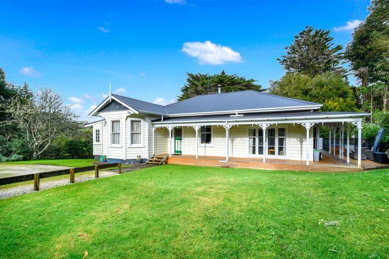 Photo of property in 17 Mudgeways Road, Massey, Auckland, 0614