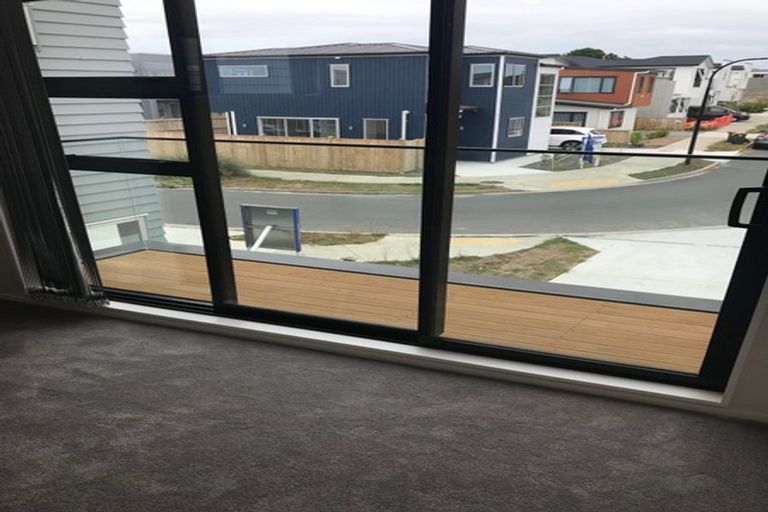 Photo of property in 49 Lockheed Street, Hobsonville, Auckland, 0618