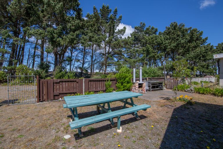 Photo of property in 39 Chamberlain Avenue, Amberley, 7481