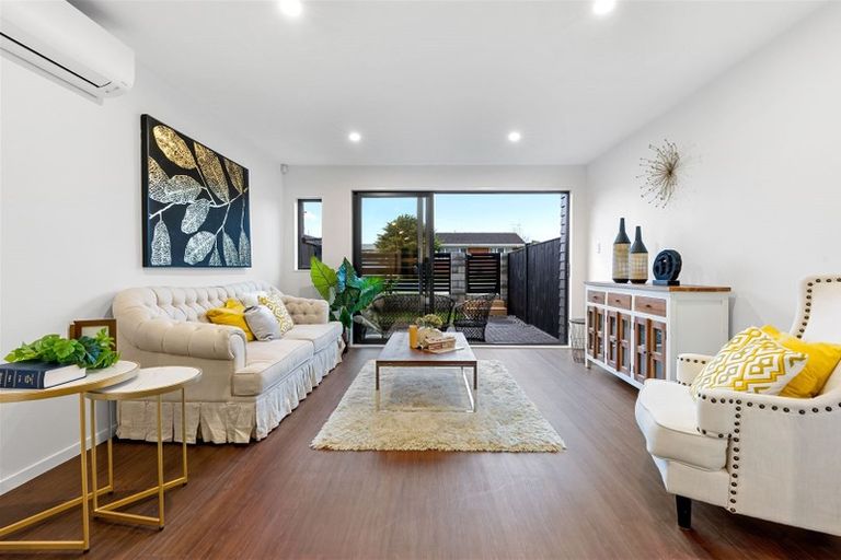 Photo of property in 3/55 Great South Road, Manurewa, Auckland, 2102