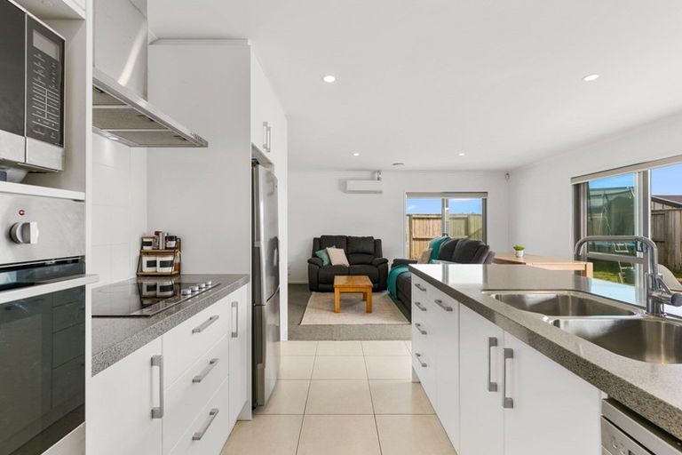 Photo of property in 18 Kamahi Crescent, Papamoa Beach, Papamoa, 3118