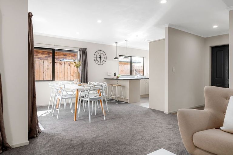 Photo of property in 11 Shrule Place, Huntington, Hamilton, 3210